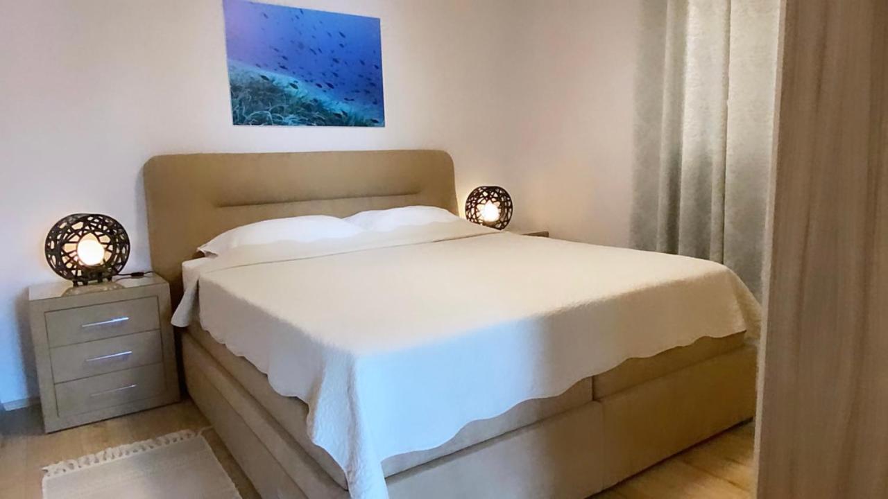 Apartments Tasha Mali Lošinj Buitenkant foto