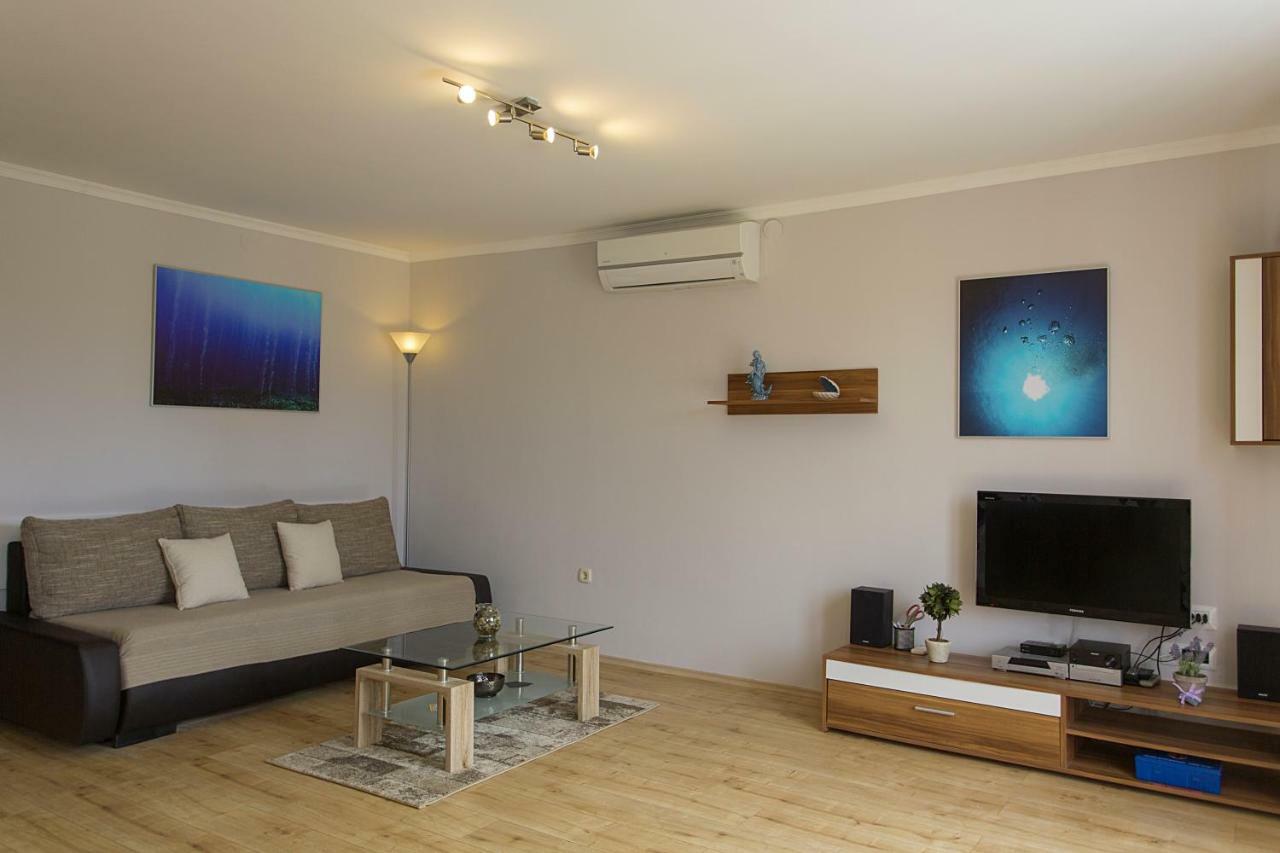 Apartments Tasha Mali Lošinj Buitenkant foto